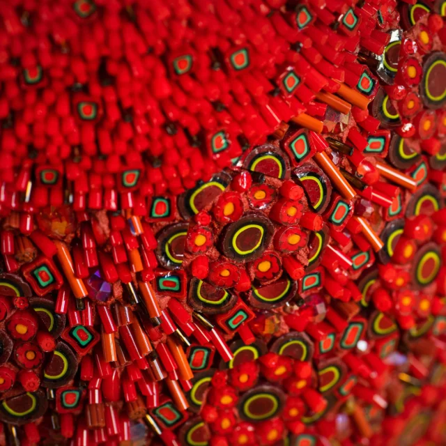 Red Bird, dettaglio della testa in mosaico, Dusciana Bravura