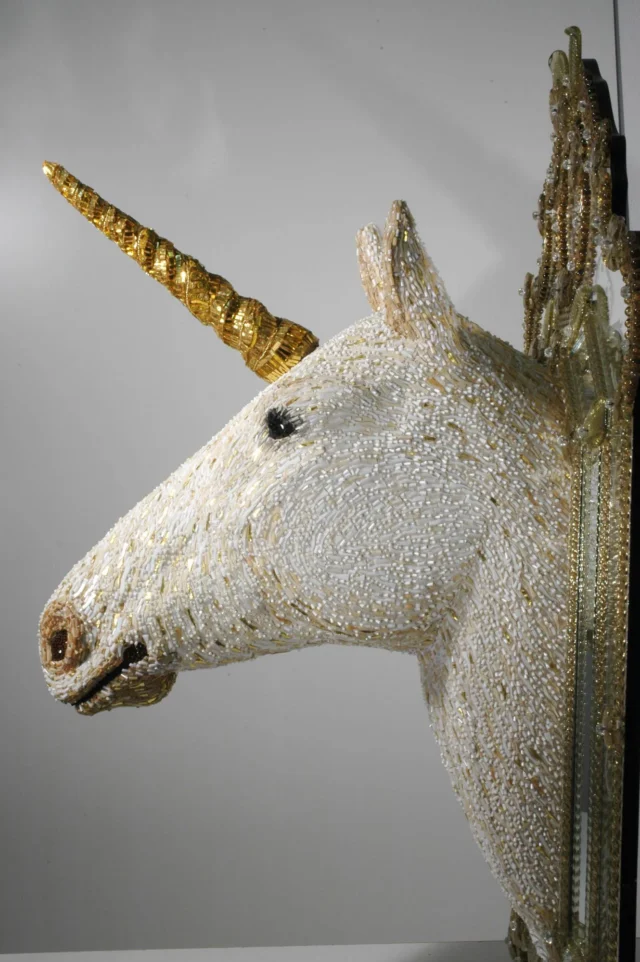 Unicorno, scultura in mosaico, vista laterale, Dusciana Bravura