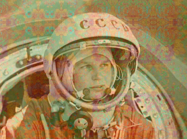 Ritratto di Valentina Tereskova, donna pioniera astronauta. Opera facente parte della mostra "L'intelligenza di Venere" di Dusciana Bravura.